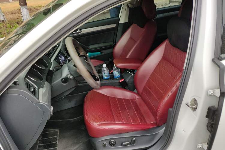 Used Volkswagen Lamando 2015 230TSI DSG Fashion Edition