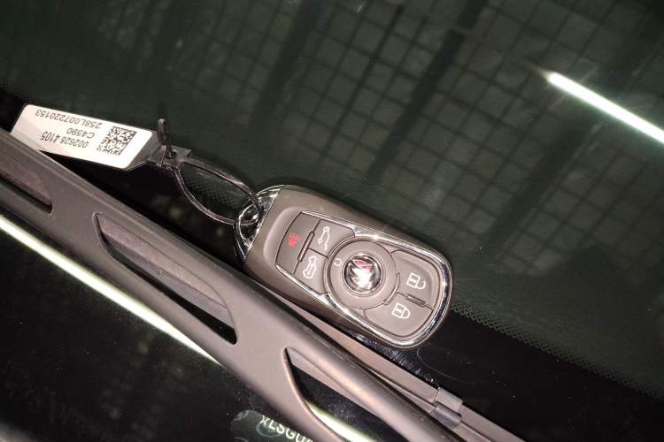 Used Buick GL8 2022 Land Executive Class 652T Prestige Model
