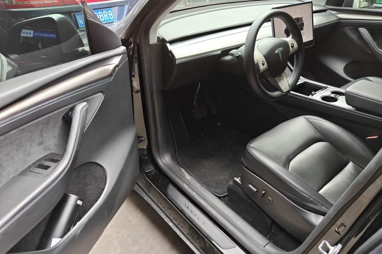 Used Tesla Model Y 2022 Rear-Wheel-Drive Version