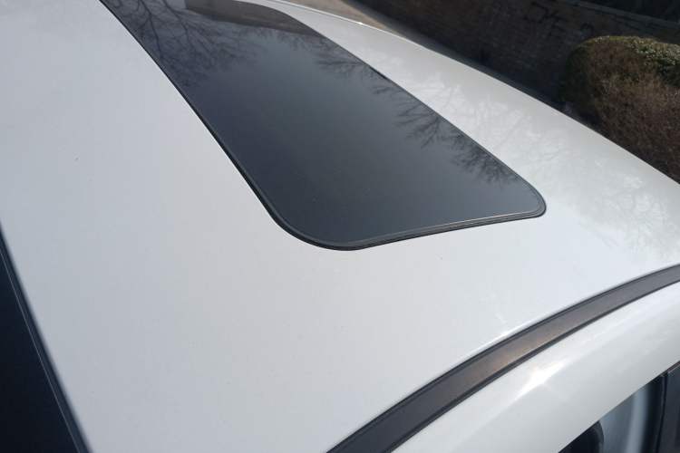 Used Roewe 360 2015 1.5L Automatic Luxury Edition
