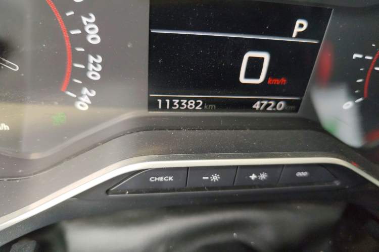 Used Citroen C6 2017 350THP Luxury Model Odometer Close Up