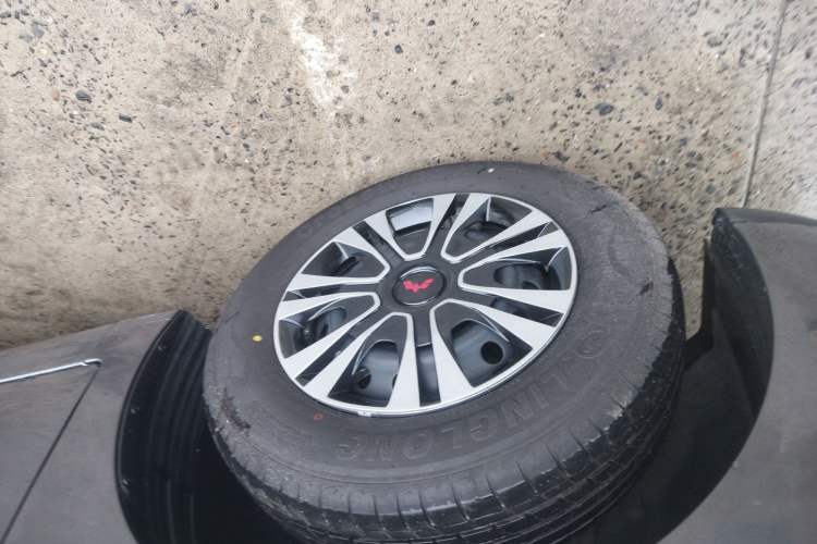 Used Wuling Hongguang New Energy 2024 All-Electric Model 300KM Standard Version