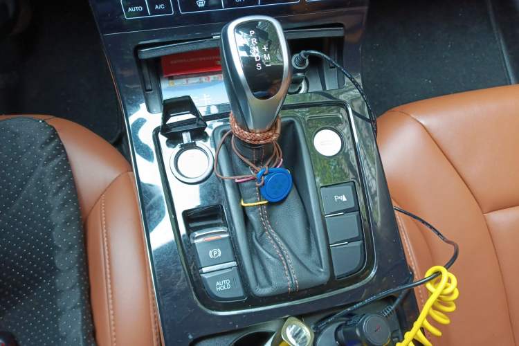 Used Hongqi H5 2019 30TD Smart Connect Dynamic Edition Gear Lever