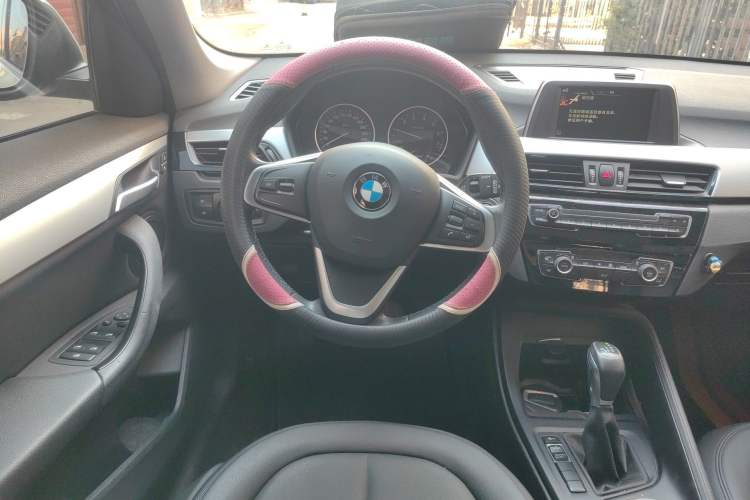 Used BMW X1 2016 sDrive18Li Fashion Model Steering Wheel