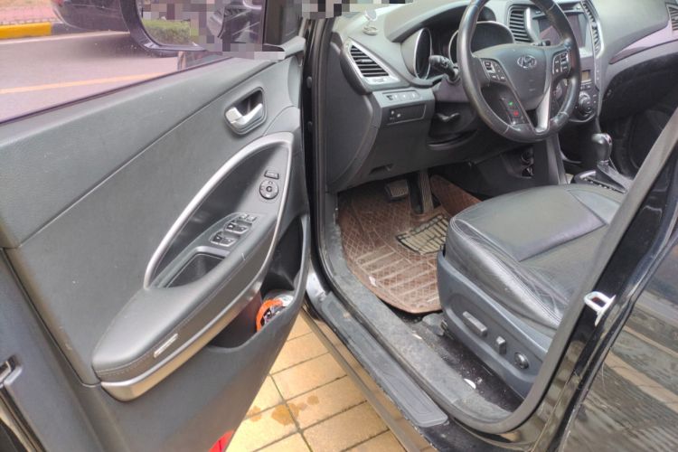 Used Hyundai Santa Fe 2013 2.4L Automatic Two-Wheel Drive Smart Version