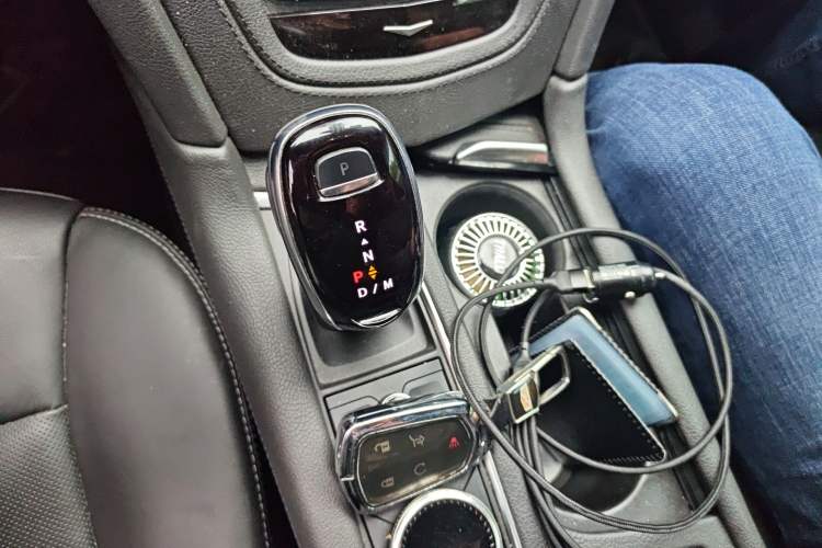 Used Cadillac XT6 2021 2.0T 7-Seater Four-Wheel Drive Luxury Version Gear Lever