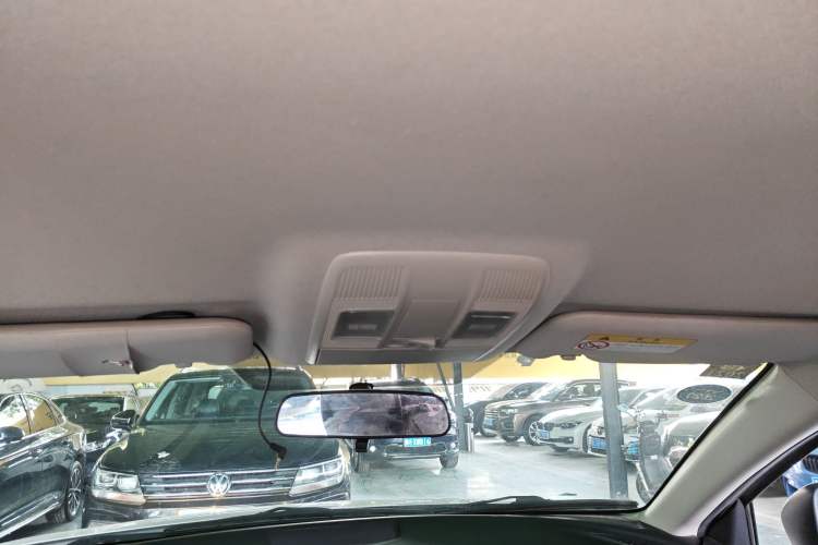 Used Mazda 3 Axela 2019 Cloud-Controlled Version Sedan 1.5L Automatic Comfort Trim China VI Standard Headliner