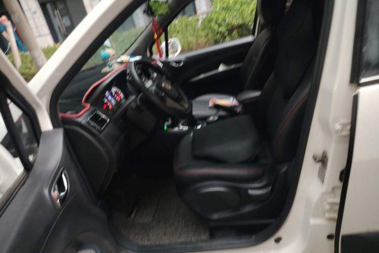 Used FORTHING Joyear X5 2013 1.6L Manual Luxury Model China IV Standard Left Front Seat