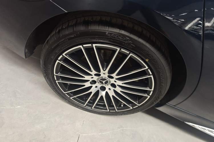 Used Mercedes-Benz C-Class 2023 C 260 L Sport Edition Right Rear Wheel Hub