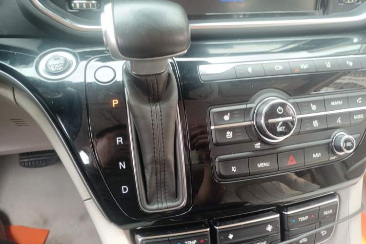 Used GAC Trumpchi M8 2018 320T Flagship Edition Gear Lever