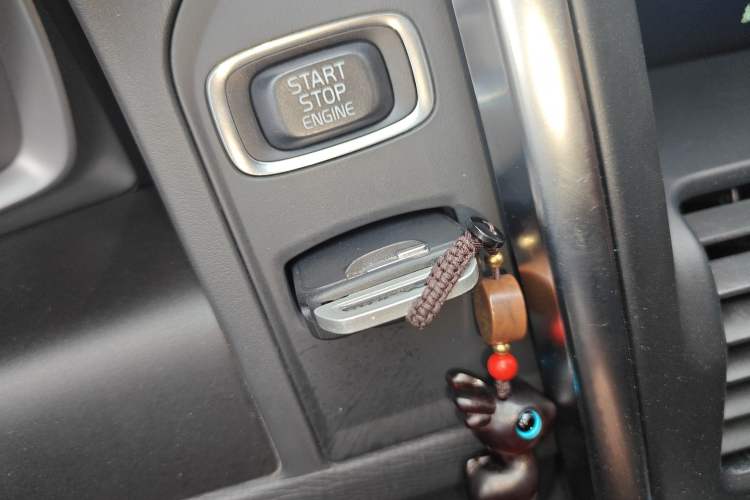 Used Volvo XC60 2017 T5 AWD Smart Upgrade Model