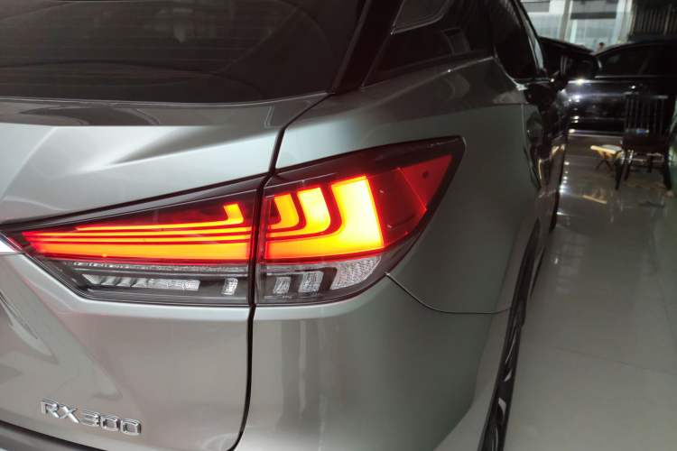 Used Lexus RX 2020 Revised Version 300 Two-Wheel Drive Elite Edition
