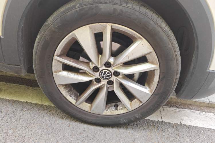 Used Volkswagen T-Cross 2021 280TSI DSG Comfort Edition Right Front Wheel Hub