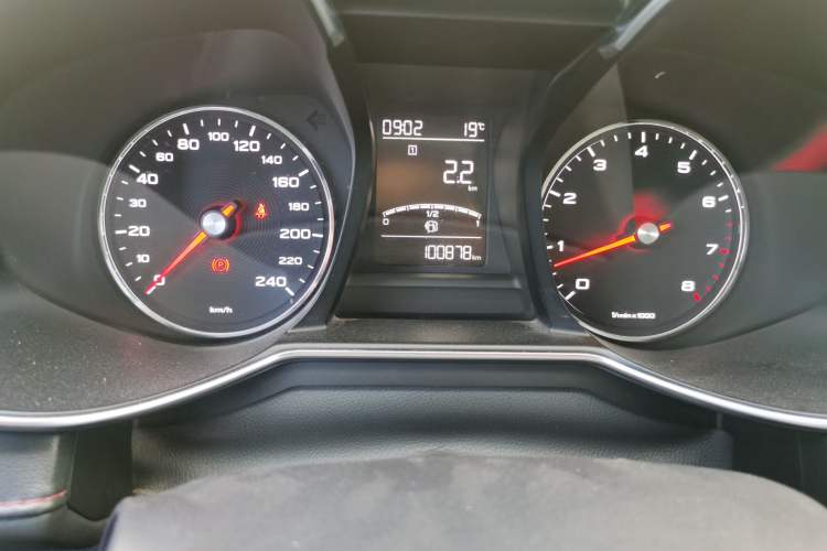 Used MG 6 2017 20T Manual Elite Smart Connect Version China V Standard Odometer Close Up