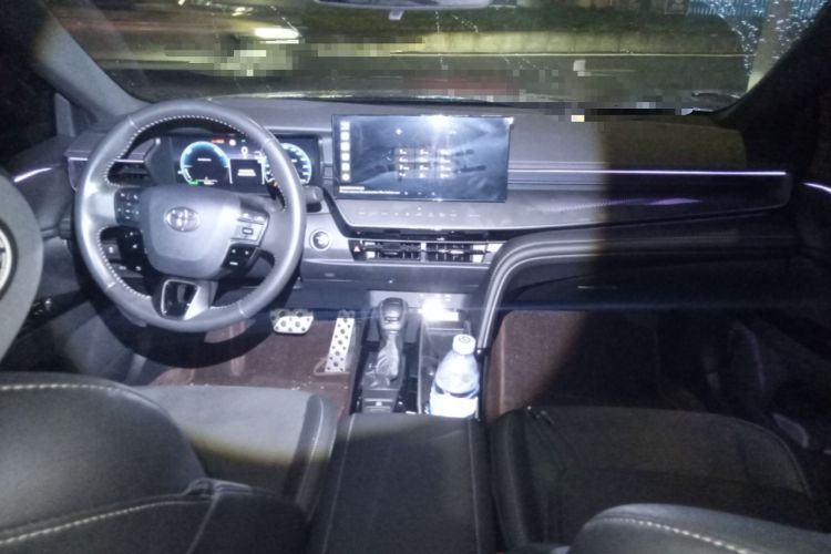 Used Toyota Camry 2024 Dual-Motor 2.0 HXS Sport Plus Edition Center Console