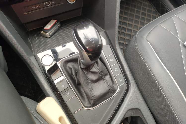 Used Volkswagen Tiguan L 2024 330TSI Automatic Two-Wheel Drive R-Line Enhanced Edition