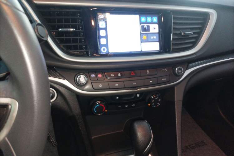 Used Buick GT 2021 Revised Version Flagship 1.5L Automatic Elite Edition Audio And AC Panel