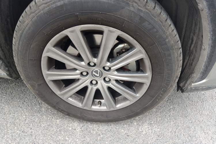 Used Lexus NX 2017 300 Front-Wheel-Drive Limited Edition Right Front Wheel Hub