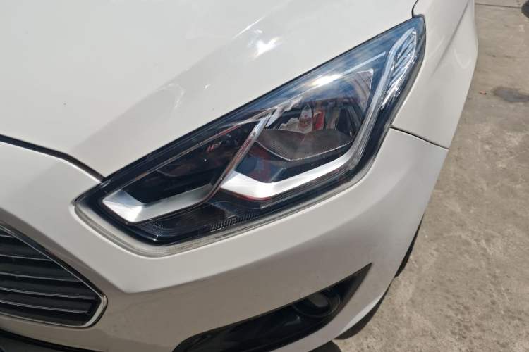 Used Ford Escort 2017 Happiness Edition 1.5L Automatic Fashion Version Left Front Headlight