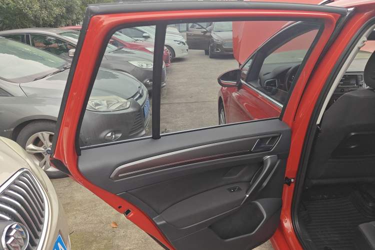 Used Volkswagen Golf Sportsvan 2016 230TSI Automatic Trend Edition