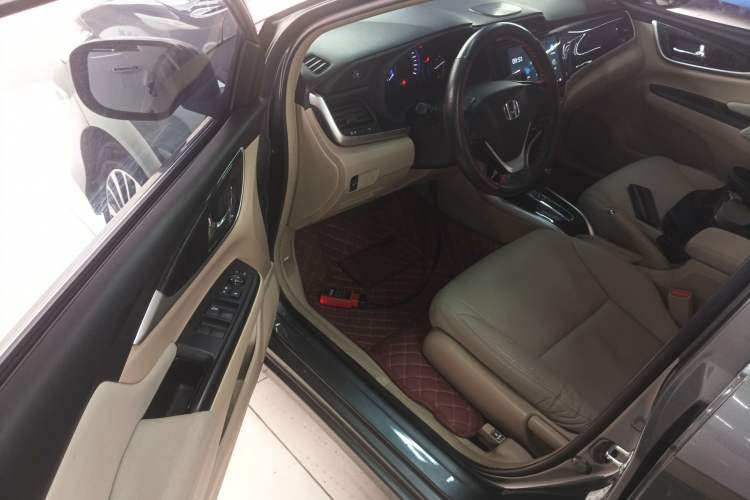 Used Honda Crider 2013 1.8L automatic comfort version