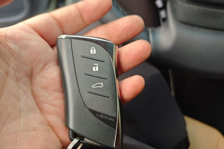 Used Lexus ES 2022 200 Excellence Edition Vehicle Key