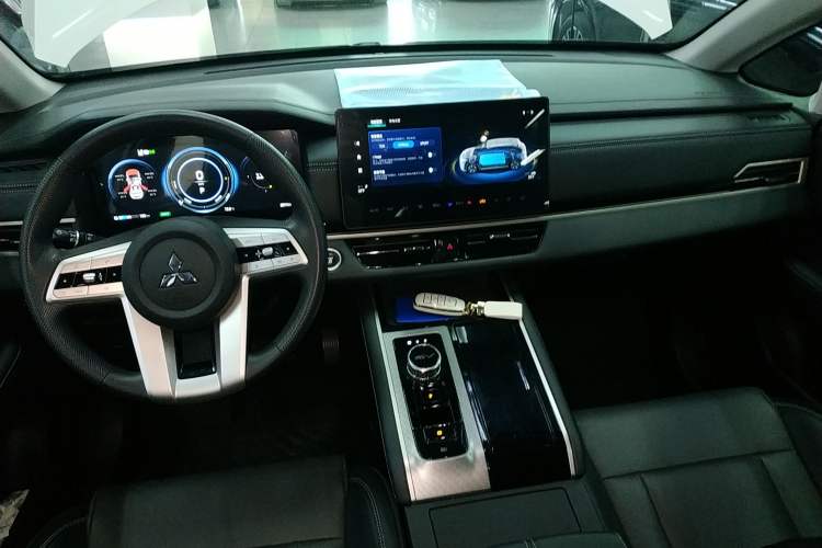 Used Mitsubishi AIRTREK 2022 Hardcore Edition
