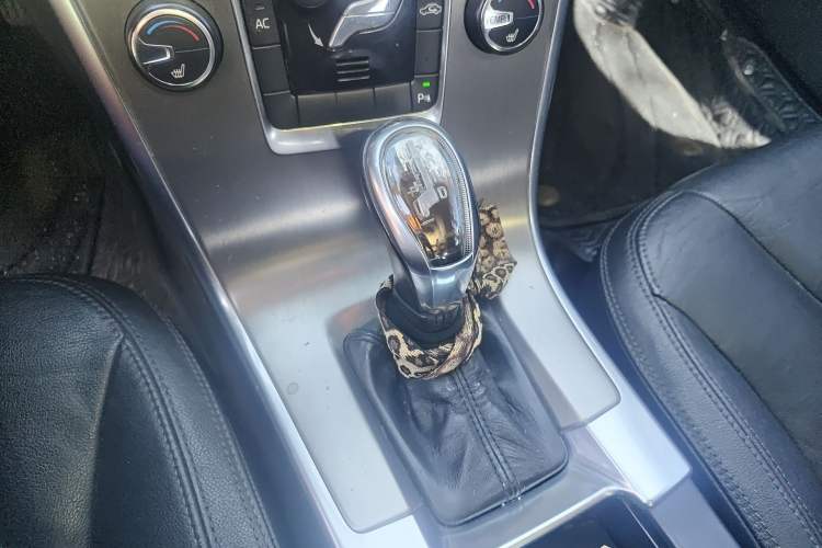 Used Volvo XC60 2012 T5 Comfort Edition Gear Lever