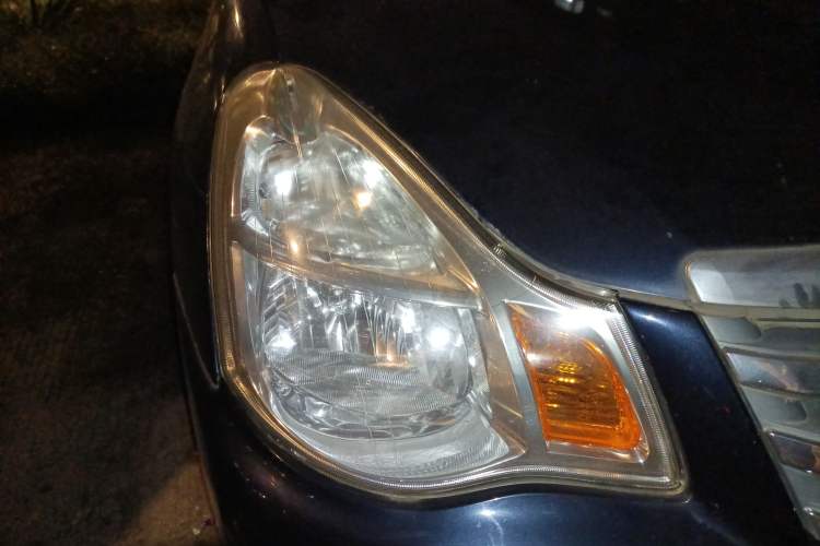 Used Nissan Sylphy 2009 1.6 XL Manual Luxury Sunroof Edition Right Front Headlight