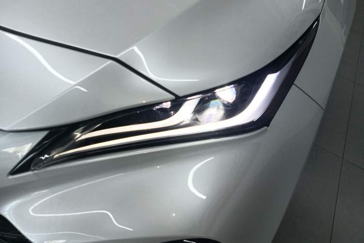 Used Toyota Venza 2022 2.0L CVT Two-Wheel Drive Prestige Edition