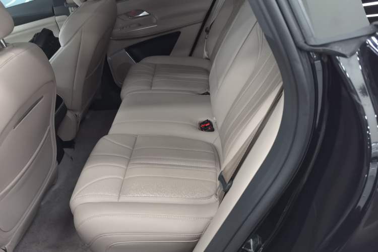 Used XPeng G9 2025 680 Ultra-Long Range All-Wheel Drive Max Interior 4