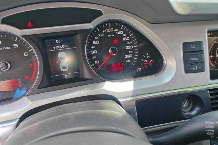 Used Audi A6L 2011 2.4L Comfort Edition
