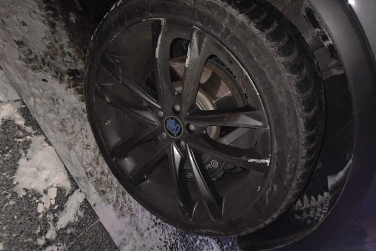 Used BYD Tang New Energy 2018 DM 2.0T All-Wheel Drive Smart Connectivity Luxury Model 7 Seats China V Emission Standard