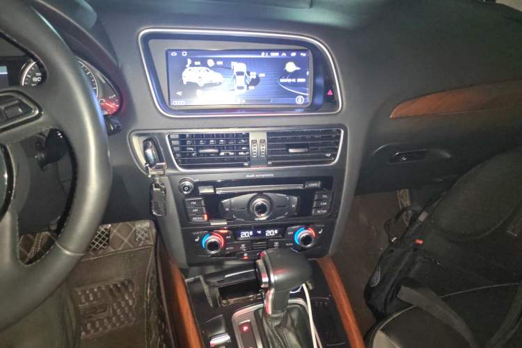 Used Audi Q5 2017 Plus 40 TFSI Technology Model