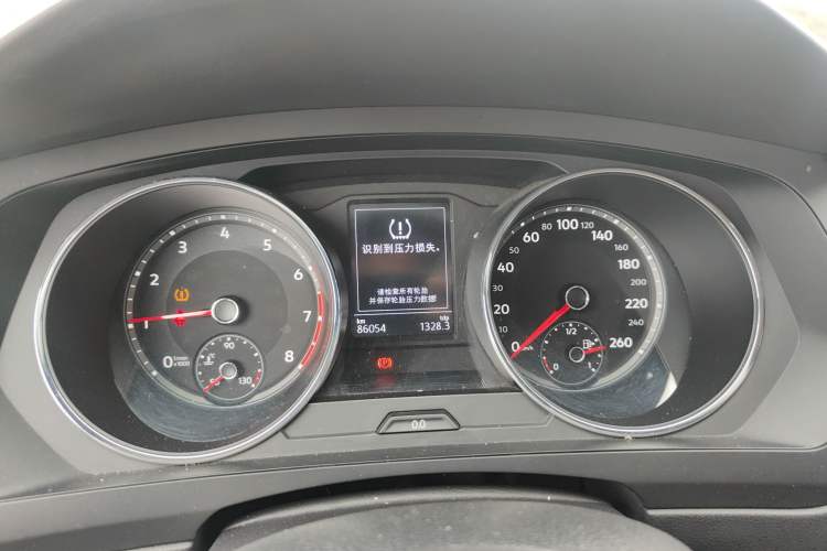 Used Volkswagen Tiguan L 2017 330TSI Automatic Two-Wheel Drive Luxury Edition
