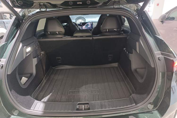 Used Lynk & Co 06 EM-P 2023 EM-P 126 Long-Range Halo