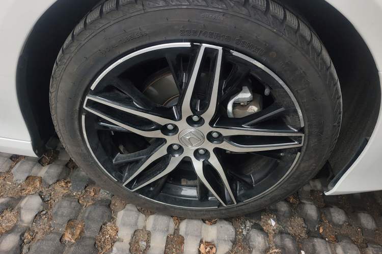 Used Honda Accord 2022 260TURBO Phantom Night · Prestige Edition Right Front Wheel Hub