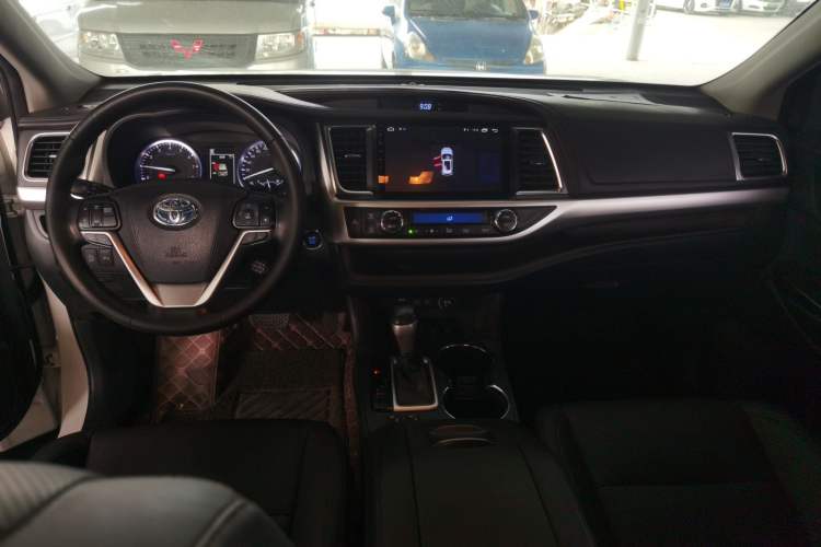 Used Toyota Highlander 2018 2.0T Four-Wheel Drive Luxury Edition 7 Seats China V Emission Standard