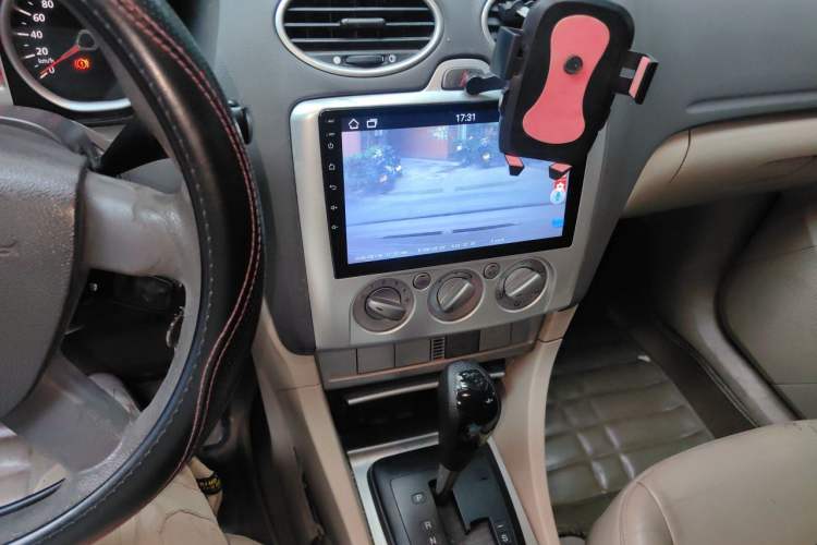 Used Ford Focus 2011 Sedan 1.8L Automatic Fashion Edition
