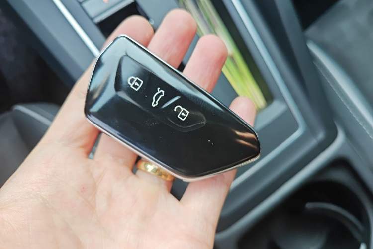 Used Volkswagen Golf 2023 280TSI DSG R-Line Lite Vehicle Key