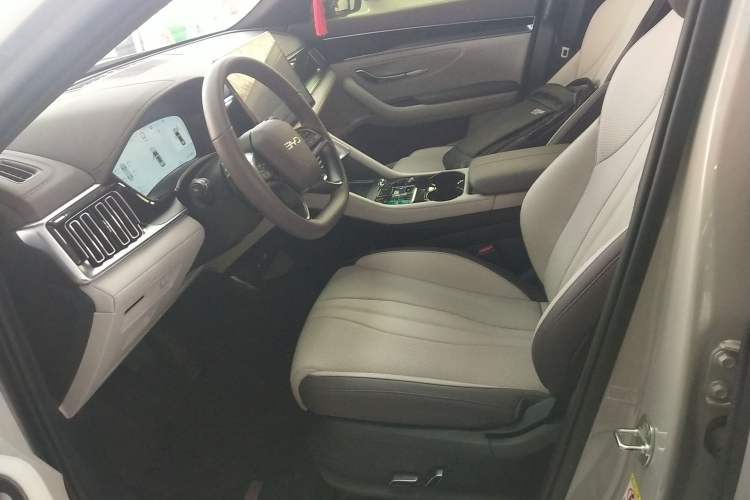 Used BYD Song PLUS New Energy 2025 DM-i 160KM Flagship Model
