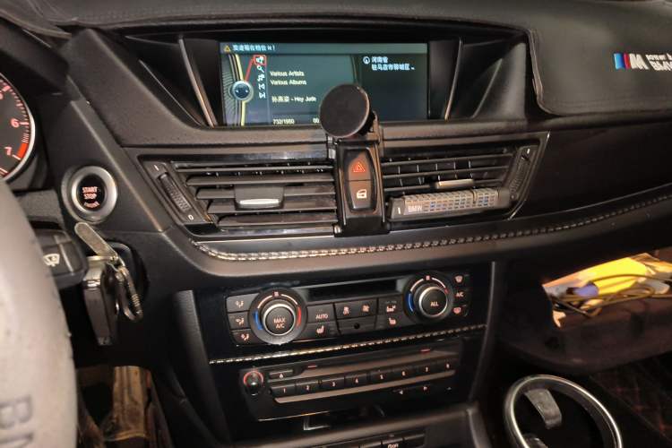 Used BMW X1 2015 sDrive18i Leading Edition Audio And AC Panel