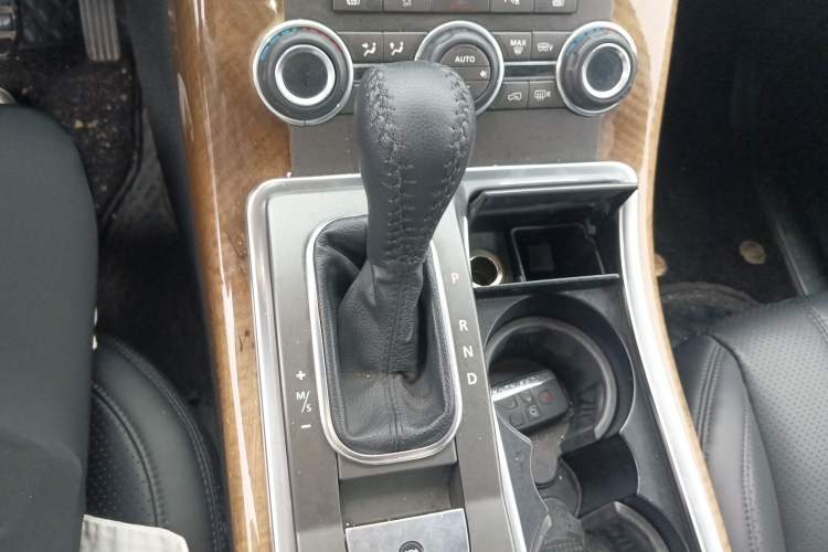 Used Land Rover Range Sport 2011 3.0 TDV6 Diesel Version Gear Lever