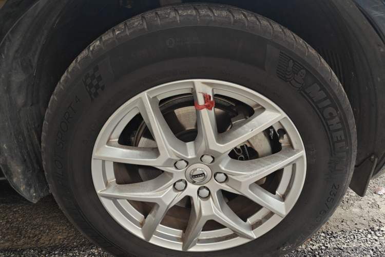 Used Volvo XC60 2019 T5 4x4 Smart Edition China VI Standard Exterior 7