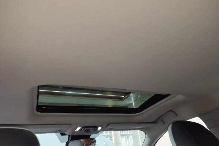 Used Toyota Granvia 2024 2.5L Hybrid Comfort Edition