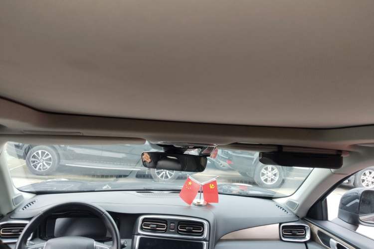 Used Lynk & Co 01 2017 2.0T Two-Wheel Drive Pro Edition Headliner