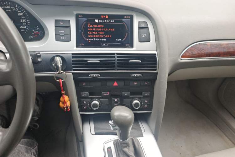 Used Audi A6L 2011 2.0 TFSI Automatic Standard Edition Audio And AC Panel