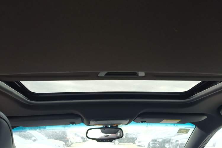 Used Chevrolet Monza 2019 RS 330T Automatic Comfort Edition China VI Standard Headliner