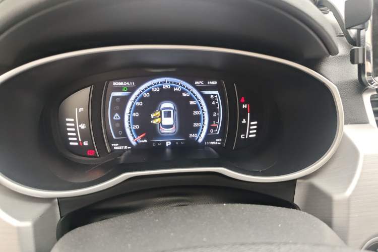 Used Geely Auto Emgrand X7 Sport 2016 1.8TD Automatic ZhiShang Model Odometer Close Up