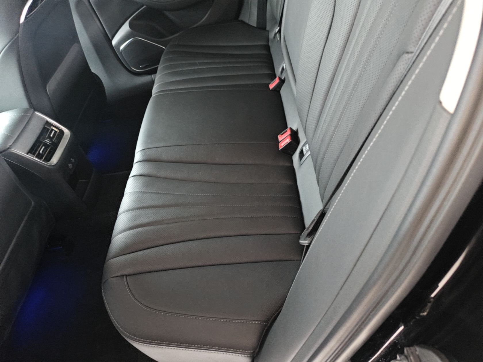 Hongqi H5 2024 1.5T DCT Smart Connect Flagship Edition - Chinese Trim Yun — снимка 20